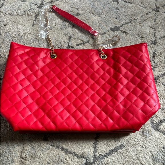 BADGLEY MISCHKA quilted purse red NWT 17” x 10” - Picture 4 of 11